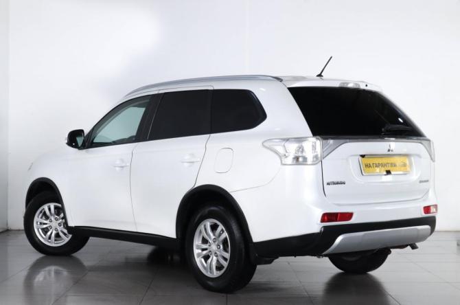Mitsubishi Outlander III Рестайлинг с пробегом 2014 года, цена 1 649 000 рублей, 179230 км, внедорожник, Автокод Объявления