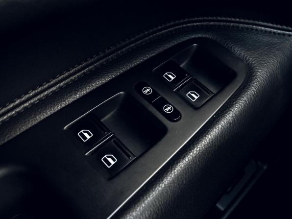 Volkswagen Touareg I Рестайлинг с пробегом 2007 года, цена 926 000 рублей, 325252 км, внедорожник, Автокод Объявления