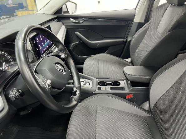Skoda Octavia IV (A8) с пробегом 2021 года, цена 2 430 000 рублей, 82500 км, лифтбек, Автокод Объявления