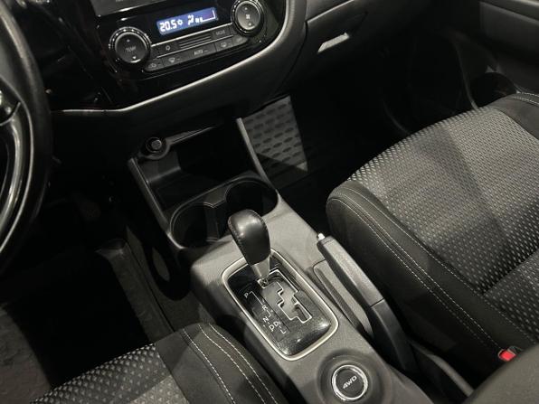 Mitsubishi Outlander III Рестайлинг 2 с пробегом 2015 года, цена 1 359 000 рублей, 173947 км, внедорожник, Автокод Объявления