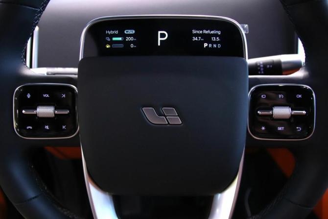 Новый Li Auto (Lixiang) L9 I Рестайлинг 2025 года, цена 12 282 985 рублей, внедорожник, Автокод Объявления