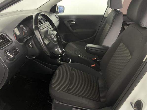 Volkswagen Polo V с пробегом 2015 года, цена 899 000 рублей, 108000 км, седан, Автокод Объявления
