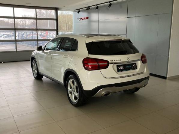 Mercedes-Benz GLA I (X156) Рестайлинг с пробегом 2018 года, цена 2 327 000 рублей, 59740 км, внедорожник, Автокод Объявления