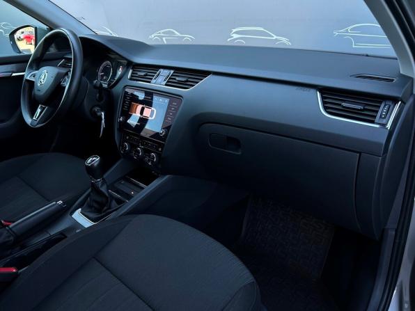 Skoda Octavia III (A7) Рестайлинг с пробегом 2017 года, цена 1 468 700 рублей, 184423 км, лифтбек, Автокод Объявления
