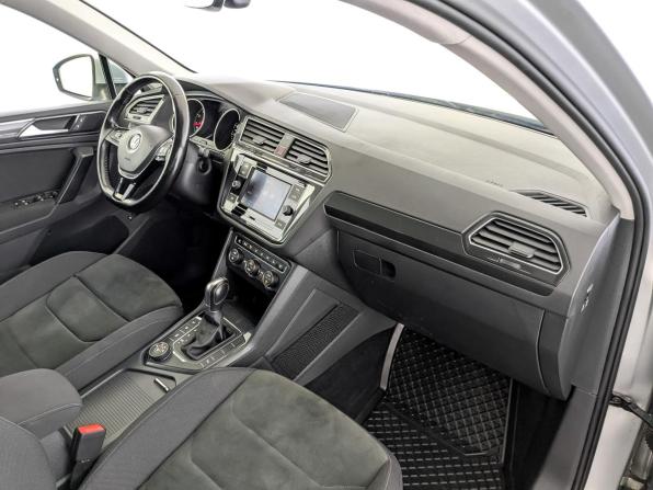 Volkswagen Tiguan II с пробегом 2017 года, цена 1 990 000 рублей, 125740 км, внедорожник, Автокод Объявления