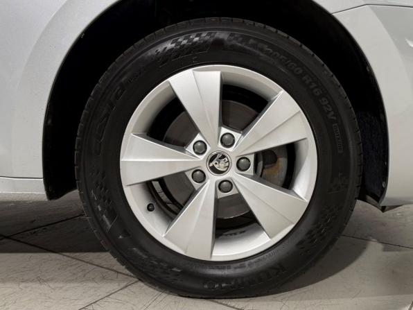 Skoda Octavia IV (A8) с пробегом 2021 года, цена 2 069 800 рублей, 81000 км, лифтбек, Автокод Объявления