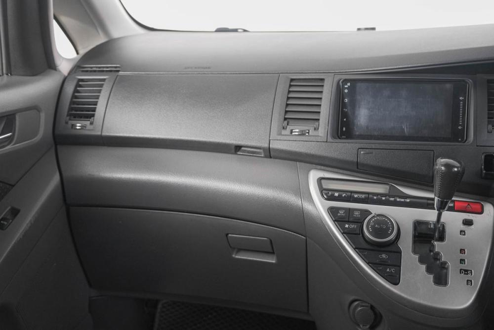 Toyota ISis I Рестайлинг Кемерово  - изображение 13
