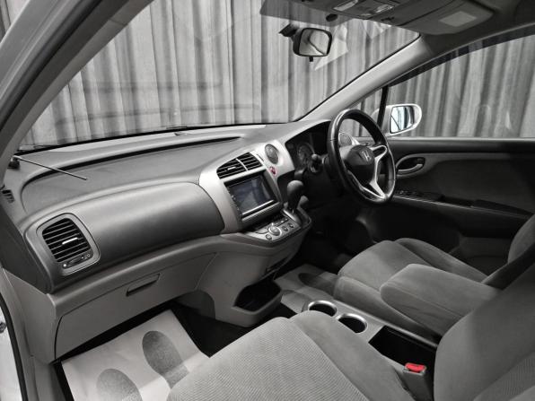 Honda Stream II Рестайлинг с пробегом 2009 года, цена 1 050 000 рублей, 220618 км, минивэн, Автокод Объявления
