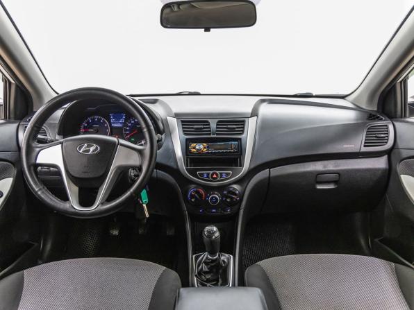 Hyundai Solaris I с пробегом 2013 года, цена 587 000 рублей, 279954 км, седан, Автокод Объявления
