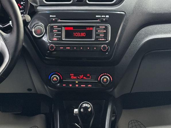 Kia Rio III Рестайлинг с пробегом 2015 года, цена 1 265 000 рублей, 73089 км, седан, Автокод Объявления