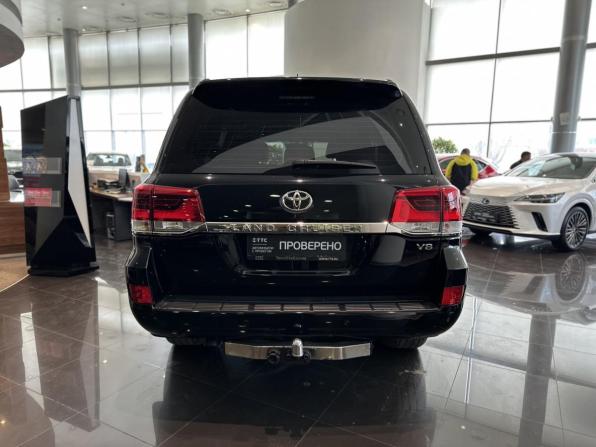 Toyota Land Cruiser 200 Series Рестайлинг 2 с пробегом 2015 года, цена 4 250 000 рублей, 276442 км, внедорожник, Автокод Объявления