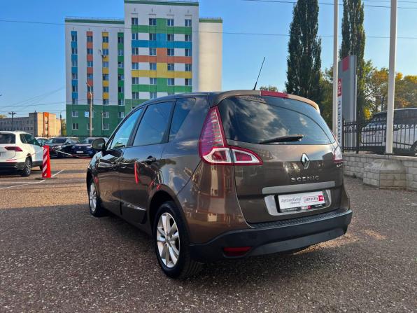 Renault Scenic III с пробегом 2011 года, цена 745 000 рублей, 247128 км, минивэн, Автокод Объявления