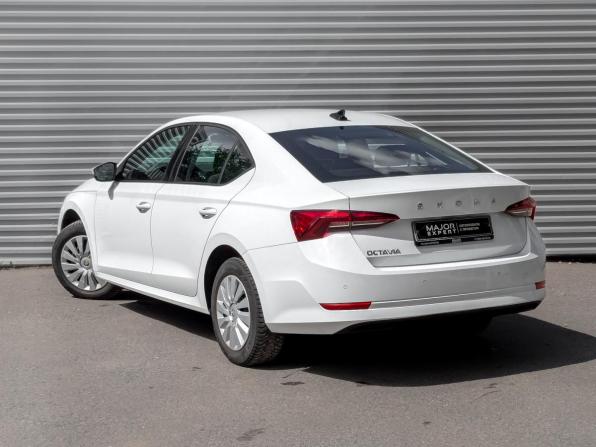 Skoda Octavia IV (A8) с пробегом 2021 года, цена 2 355 000 рублей, 43099 км, лифтбек, Автокод Объявления