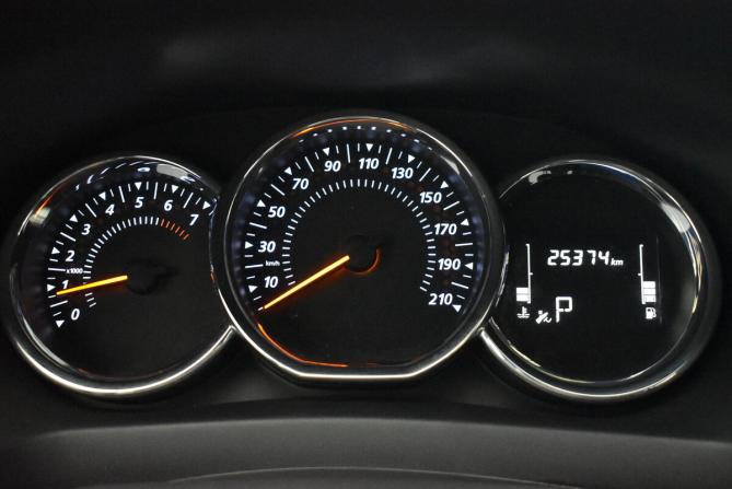 Renault Sandero II Рестайлинг с пробегом 2021 года, цена 1 375 000 рублей, 25374 км, хэтчбек, Автокод Объявления