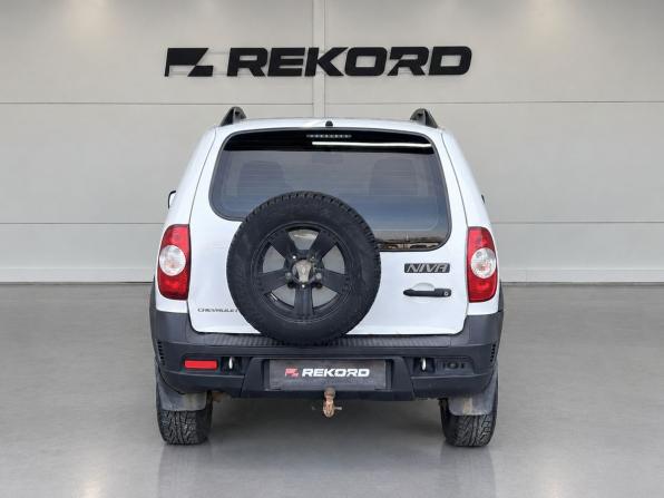 Chevrolet Niva I Рестайлинг с пробегом 2016 года, цена 589 000 рублей, 261277 км, внедорожник, Автокод Объявления