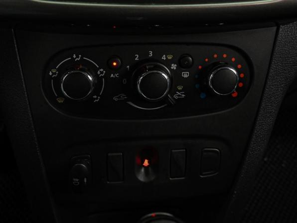 Renault Logan II с пробегом 2016 года, цена 784 000 рублей, 190131 км, седан, Автокод Объявления