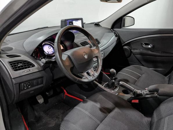 Renault Fluence I Рестайлинг с пробегом 2014 года, цена 950 000 рублей, 128461 км, седан, Автокод Объявления