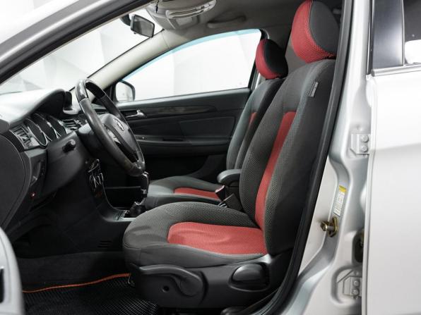 Dongfeng H30 Cross с пробегом 2015 года, цена 581 000 рублей, 117000 км, хэтчбек, Автокод Объявления