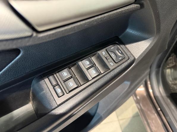 Lada (ВАЗ) Vesta I с пробегом 2018 года, цена 1 065 000 рублей, 100000 км, универсал, Автокод Объявления