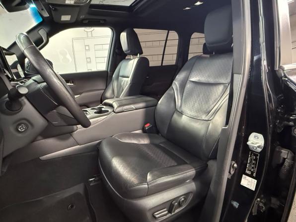 Toyota Land Cruiser 300 Series с пробегом 2021 года, цена 10 700 000 рублей, 94000 км, внедорожник, Автокод Объявления