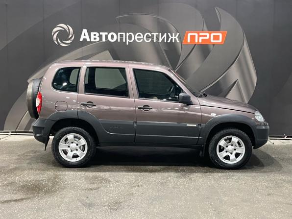 Chevrolet Niva I Рестайлинг с пробегом 2017 года, цена 700 000 рублей, 184178 км, внедорожник, Автокод Объявления