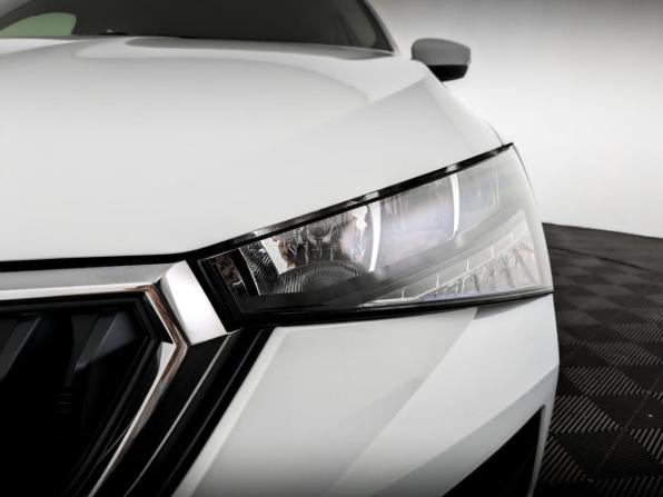 Skoda Rapid II с пробегом 2021 года, цена 1 355 000 рублей, 131058 км, лифтбек, Автокод Объявления