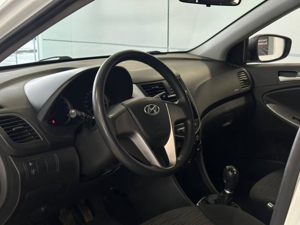 Hyundai Solaris I Рестайлинг с пробегом 2014 года, цена 897 000 рублей, 111597 км, седан, Автокод Объявления