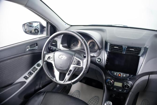Hyundai Solaris I с пробегом 2012 года, цена 899 000 рублей, 192356 км, хэтчбек, Автокод Объявления