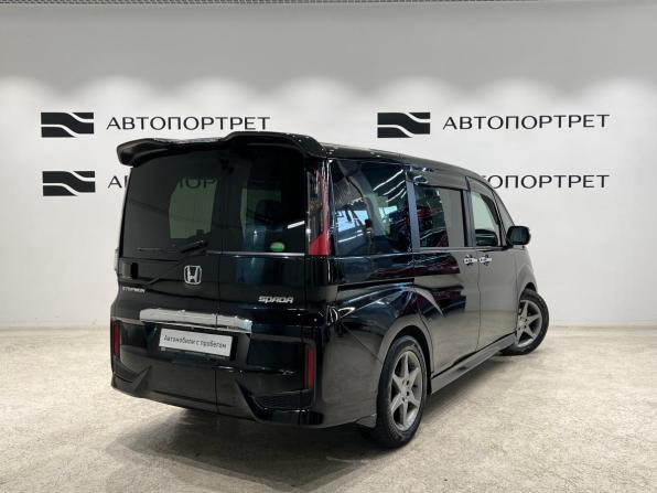 Honda Stepwgn V с пробегом 2016 года, цена 1 999 000 рублей, 140364 км, минивэн, Автокод Объявления