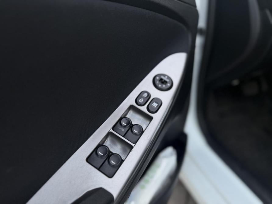 Hyundai Solaris I Рестайлинг Санкт-Петербург  - изображение 12