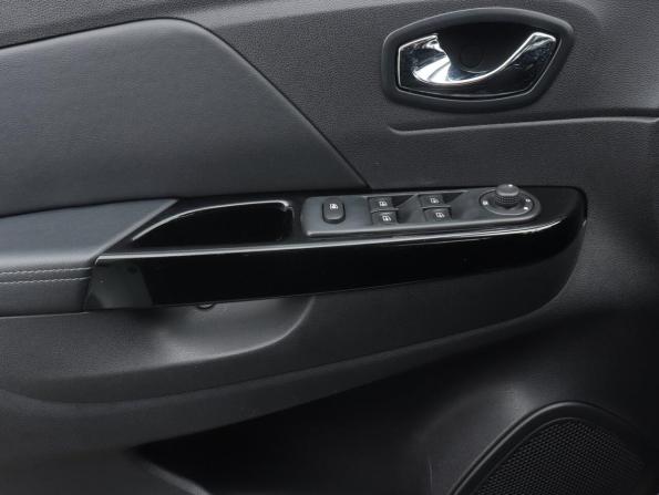 Renault Kaptur I с пробегом 2018 года, цена 1 530 000 рублей, 146444 км, внедорожник, Автокод Объявления