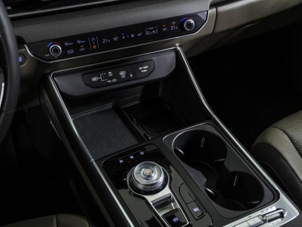 Kia Carnival IV Рестайлинг с пробегом 2025 года, цена 6 580 000 рублей, 7800 км, минивэн, Автокод Объявления
