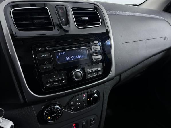 Renault Sandero II с пробегом 2016 года, цена 925 000 рублей, 90239 км, хэтчбек, Автокод Объявления