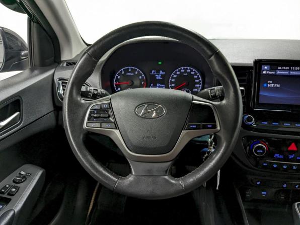 Hyundai Solaris II Рестайлинг с пробегом 2021 года, цена 1 450 000 рублей, 158101 км, седан, Автокод Объявления