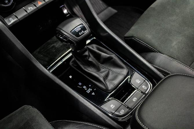 Skoda Karoq I с пробегом 2020 года, цена 2 149 000 рублей, 180679 км, внедорожник, Автокод Объявления