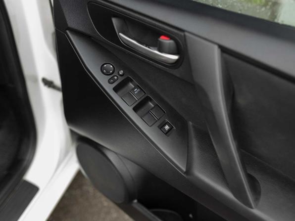 Mazda Axela II Рестайлинг с пробегом 2012 года, цена 920 000 рублей, 189093 км, седан, Автокод Объявления