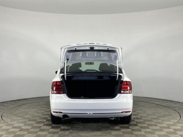 Volkswagen Polo V Рестайлинг с пробегом 2020 года, цена 1 350 000 рублей, 129781 км, седан, Автокод Объявления