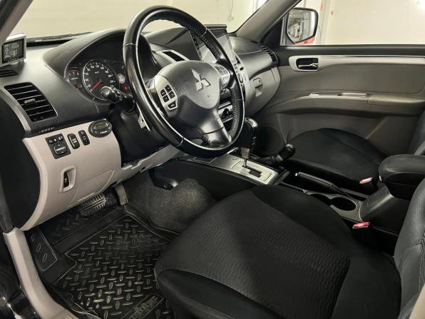 Mitsubishi Pajero Sport II Рестайлинг с пробегом 2013 года, цена 1 900 000 рублей, 183379 км, внедорожник, Автокод Объявления