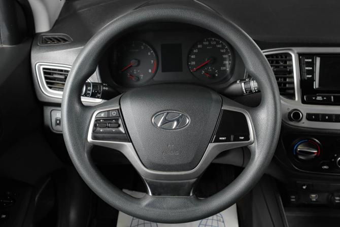 Hyundai Solaris II с пробегом 2019 года, цена 1 379 000 рублей, 121044 км, седан, Автокод Объявления