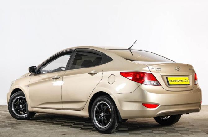 Hyundai Solaris I с пробегом 2012 года, цена 869 000 рублей, 325000 км, седан, Автокод Объявления
