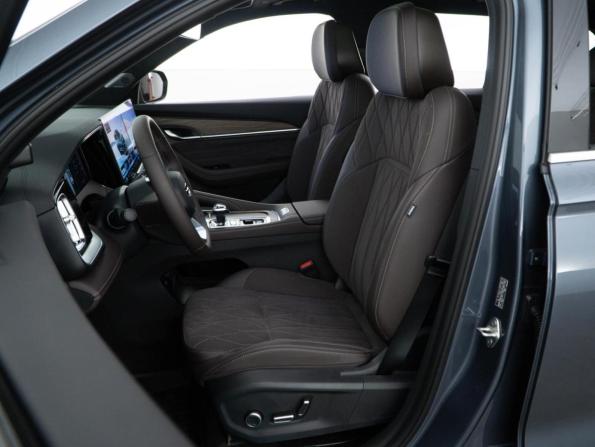 Geely Monjaro I Рестайлинг 2 с пробегом 2025 года, цена 4 298 055 рублей, 43 км, внедорожник, Автокод Объявления