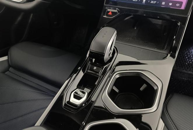 Geely Atlas II с пробегом 2024 года, цена 2 990 000 рублей, 6384 км, внедорожник, Автокод Объявления