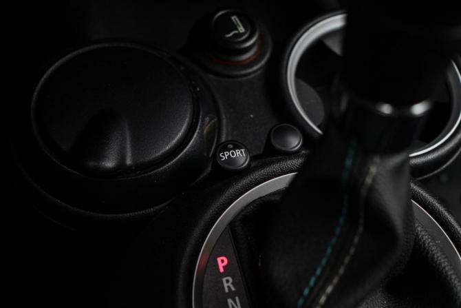 Mini Hatch II (R56) с пробегом 2009 года, цена 1 250 000 рублей, 104051 км, хэтчбек, Автокод Объявления