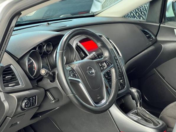 Opel Astra J Рестайлинг с пробегом 2012 года, цена 1 120 000 рублей, 103434 км, хэтчбек, Автокод Объявления