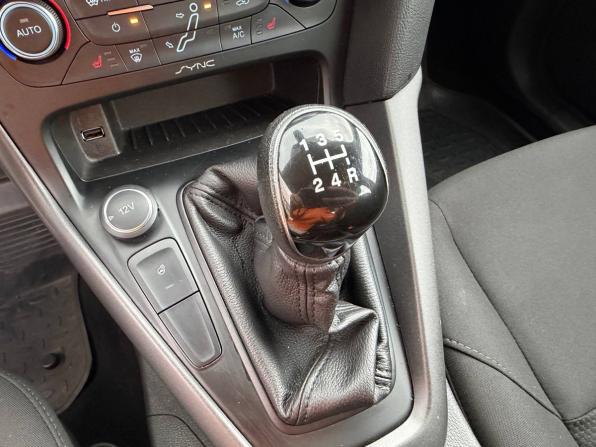 Ford Focus III Рестайлинг с пробегом 2015 года, цена 875 000 рублей, 170000 км, хэтчбек, Автокод Объявления