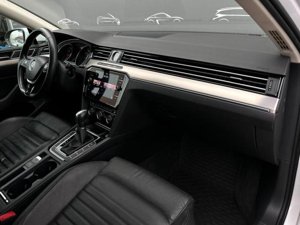 Volkswagen Passat B8 с пробегом 2018 года, цена 2 368 300 рублей, 95397 км, седан, Автокод Объявления