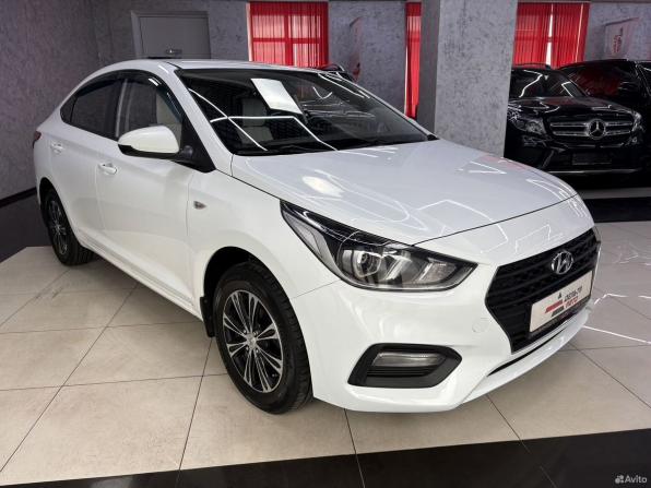 Hyundai Solaris II с пробегом 2017 года, цена 1 195 000 рублей, 108048 км, седан, Автокод Объявления