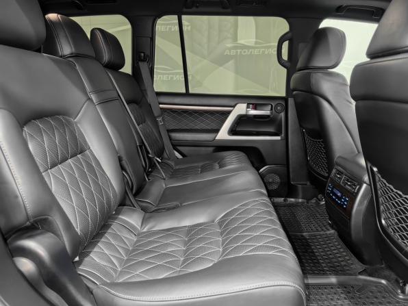 Toyota Land Cruiser 200 Series Рестайлинг 2 с пробегом 2018 года, цена 6 750 000 рублей, 157752 км, внедорожник, Автокод Объявления