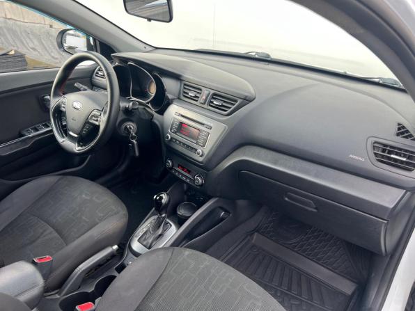 Kia Rio III Рестайлинг с пробегом 2015 года, цена 1 048 000 рублей, 166000 км, седан, Автокод Объявления