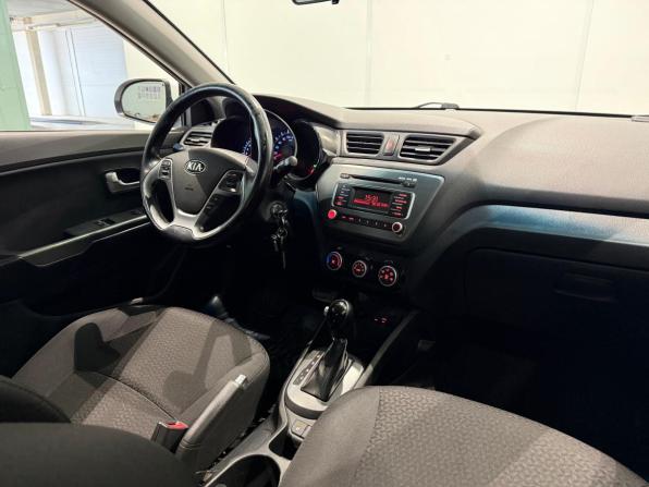 Kia Rio III Рестайлинг с пробегом 2016 года, цена 1 100 000 рублей, 87000 км, седан, Автокод Объявления